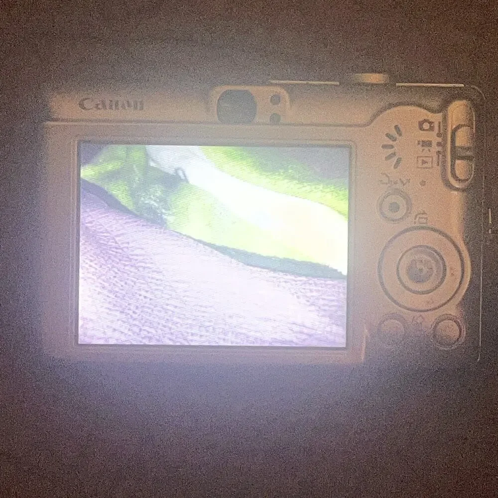 Canon IXY DIGITAL 70 Compact Digital Camera 14MP, Tested Working With Charger